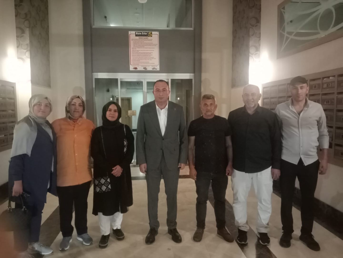 Mahalle Yönetim Kurulu Üyemiz Gülsever Sanduk’un taziyesine, İlçe Başkanımız Sn. Gürkan Aksoy ile birlikte ziyarette bulunduk.