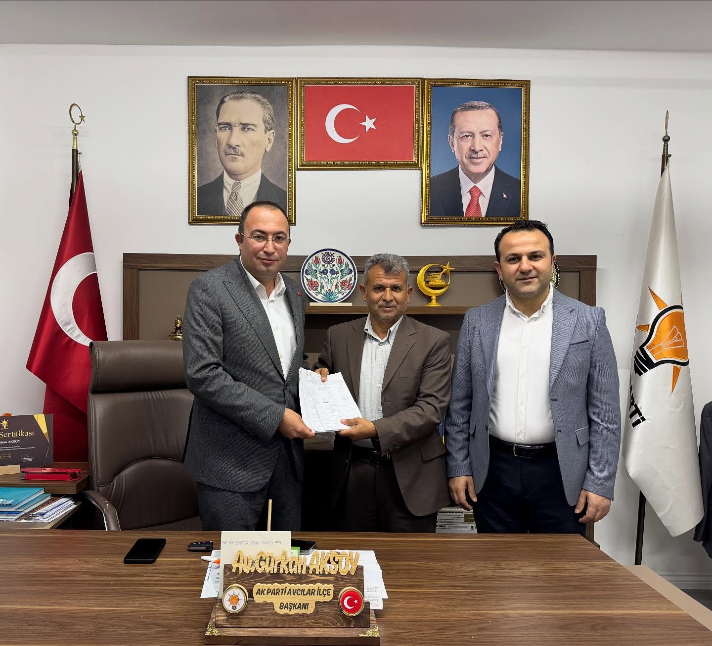 Tahtakale Mahalle Başkanımız Sn. Erol Karatekin, teşkilatımıza 250 yeni üye kazandırmıştır.