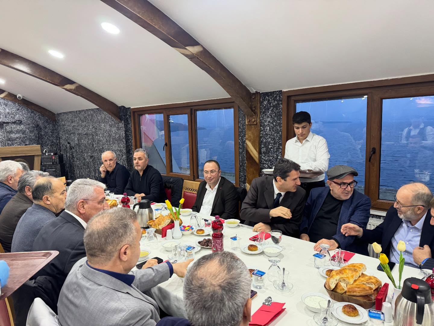 Avcılar Malatyalılar Dernek Başkanı Sn. Adnan Çoban’ın davetiyle Nakipoğlu Kur’an Kursu’nda düzenlenen iftar programına katıldık.