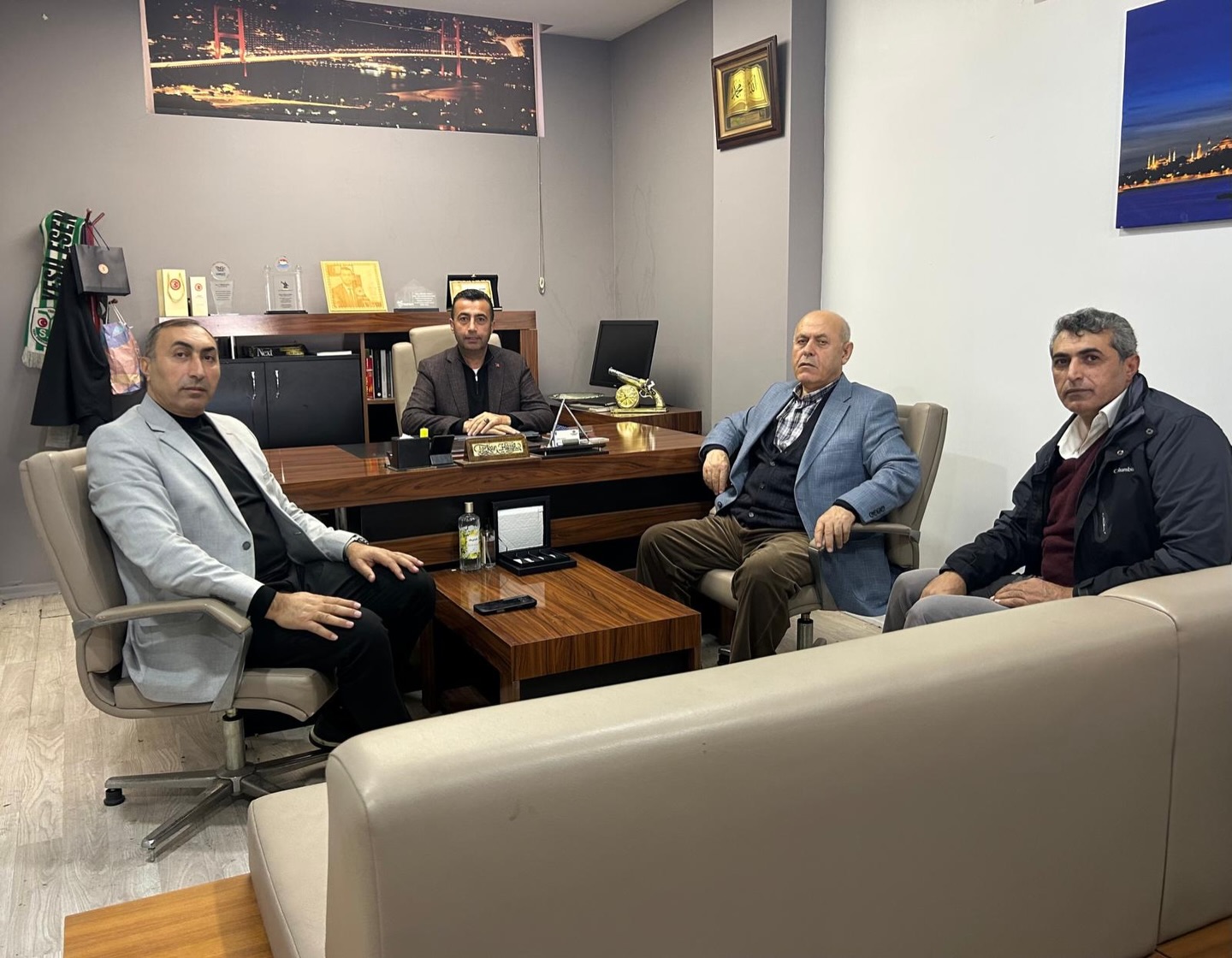 Avcılar AK Parti Meclis Üyemiz Sayın Tarkan Kaya’nın kıymetli amcasının taziyesinde bulunduk.