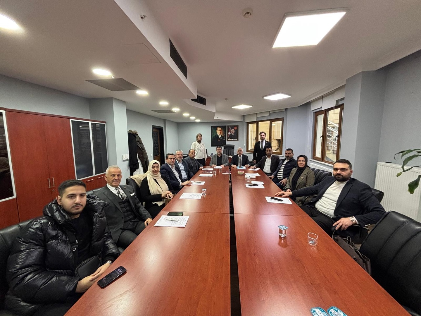 Meclis üyeleri grup toplantımızı teşkilat disiplinimiz ve birlik ruhu içerisinde gerçekleştirdik