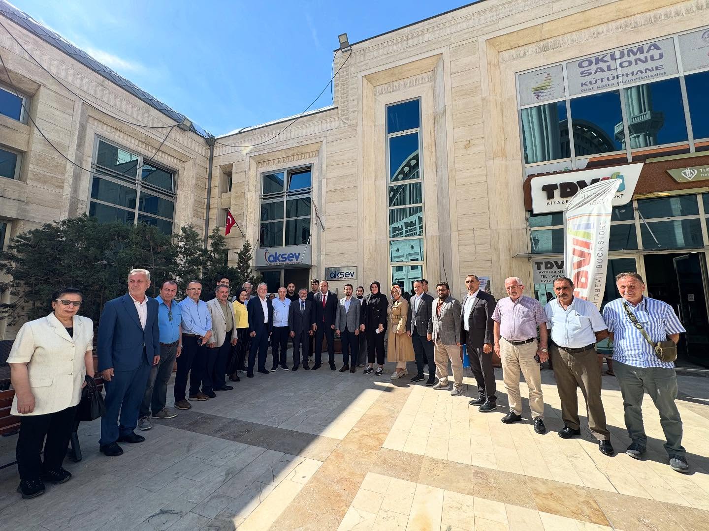 Türkiye Yüzyılı Buluşmaları kapsamında Bakanımız Sn. Nureddin Nebati’nin katılımlarıyla Aksev’e ziyaret gerçekleştirdik.