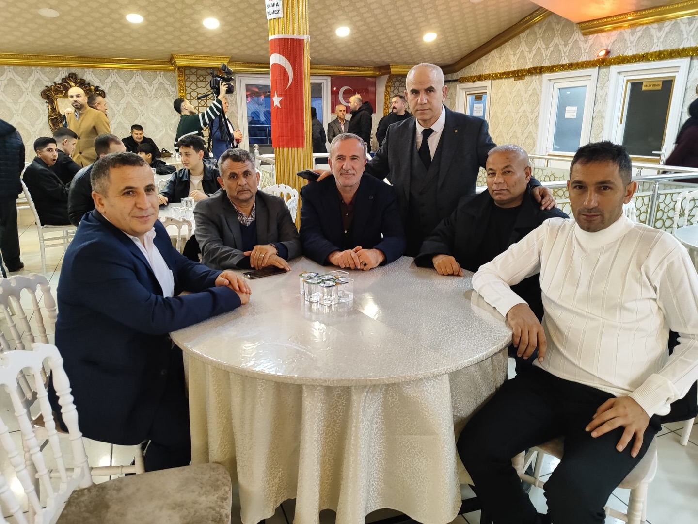 Düğün merasimine katılım sağlayarak bu mutlu günlerine ortak olduk